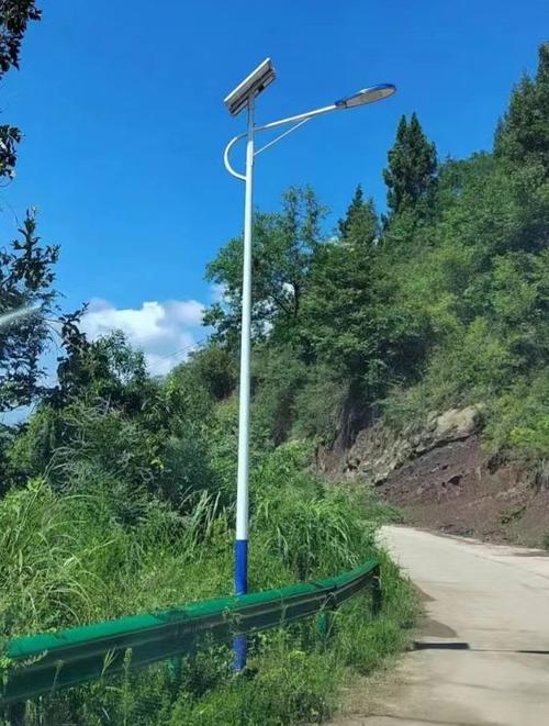 照亮绿色生活 四平LED太阳能路灯，点亮学校、小区与庭院的智慧之光